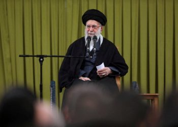 Ιράν: Ο ανώτατος ηγέτης Χαμενεΐ καλεί τους Ιρανούς να δείξουν ανθεκτικότητα απέναντι στις ξένες πιέσεις