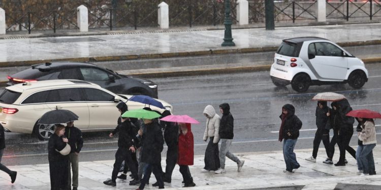 Εκτακτο δελτίο καιρού: Πορτοκαλί προειδοποίηση για ισχυρές καταιγίδες και αφρικανική σκόνη