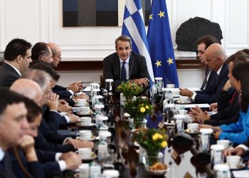 Μια αμήχανη κυβέρνηση παρακολουθεί την οικονομική κρίση να έρχεται χωρίς να κάνει τίποτα γι’ αυτό