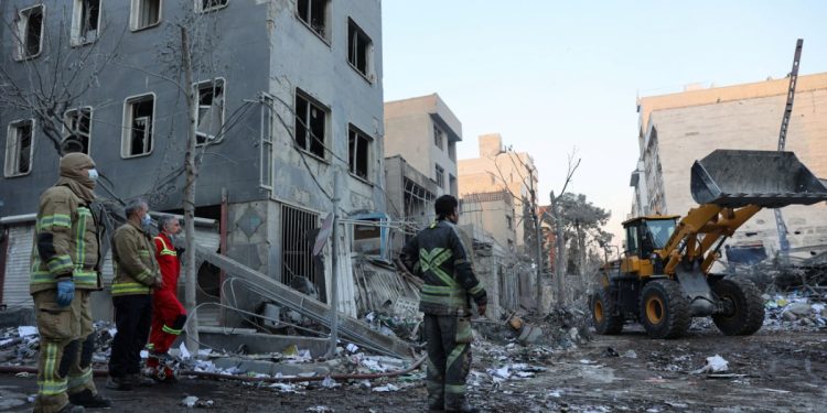 Νέο ισραηλινό σφυροκόπημα στη Βηρυτό – Το Ιράν έπληξε αμερικανική βάση στο Μπαχρέιν