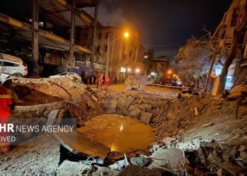 Ιράν: Απανωτοί βομβαρδισμοί στην Τεχεράνη και συγκρούσεις στον Λίβανο – Μαίνεται ο πόλεμος ένα μήνα μετά