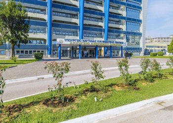 Δεντροφυτεύσεις και αναπλάσεις πρασίνου στον περιβάλλοντα χώρο του Υπουργείου Ναυτιλίας και Νησιωτικής Πολιτικής