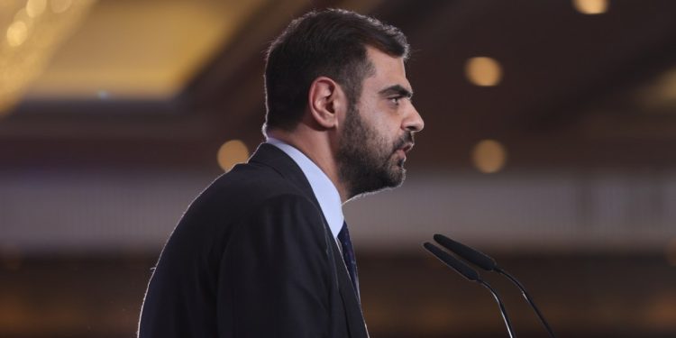 Δίκη για τα «Τέμπη» στη Λάρισα: Επιτελικό φιάσκο με την αίθουσα – Η γεμάτη αιχμές απάντηση της κυβέρνησης