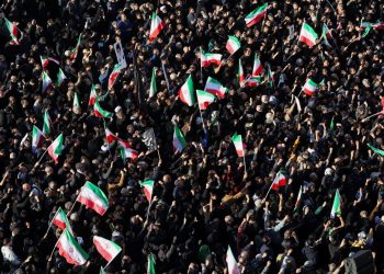 Εκδίκηση για τον θάνατο του Χαμενεΐ υπόσχεται το Ιράν – Για νέα πιο σφοδρά χτυπήματα απειλεί ο Τραμπ