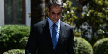 Ο φόβος νέων αποκαλύψεων για τις υποκλοπές στοιχειώνει το Μαξίμου