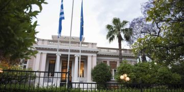 The Expla-in Project: Πώς σχετίζεται ο πόλεμος στο Ιράν με τα σενάρια πρόωρων εκλογών στην Ελλάδα;