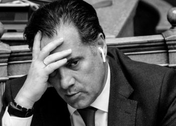 Ακριβός στα προσωπικά δεδομένα όταν τρώει κρακεράκια και φθηνός όταν παρακολουθείται με Predator, ο Άδωνις