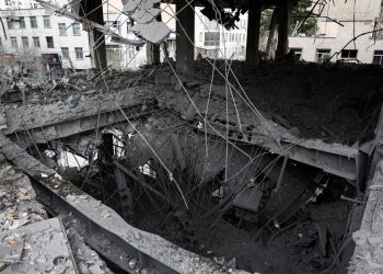 Ισραηλινό σφυροκόπημα σε υποδομές του Ιράν – Πληθαίνουν τα σενάρια περί χερσαίας επέμβασης των ΗΠΑ