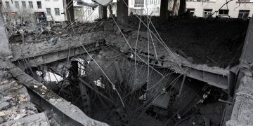 Ισραηλινό σφυροκόπημα σε υποδομές του Ιράν – Πληθαίνουν τα σενάρια περί χερσαίας επέμβασης των ΗΠΑ