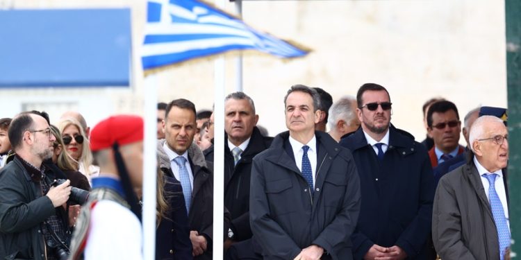 Μητσοτάκης για την 25η Μαρτίου: Αναγκαιότητα η επένδυση στην εθνική άμυνα – Η Ελλάδα προχωρά σταθερά και τολμηρά μπροστά