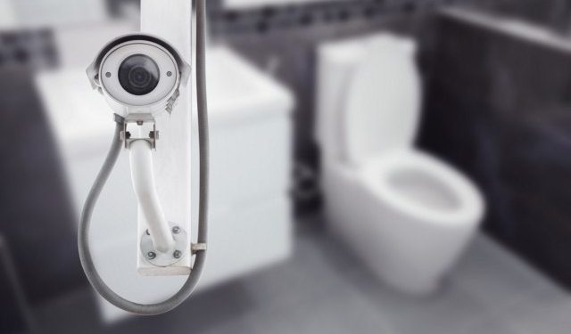 Καματερό: Συνελήφθη 53χρονος για παιδική πορνογραφία και κρυφή κάμερα σε γυναικείες τουαλέτες καταστήματος