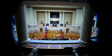 29 κατασκευαστές πλυντηρίων συνιστούν ΝΔ. Αυτή ξέρει