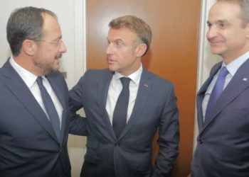 Στην Κύπρο ο Μητσοτάκης – Θα συναντηθεί με Μακρόν και Χριστοδουλίδη