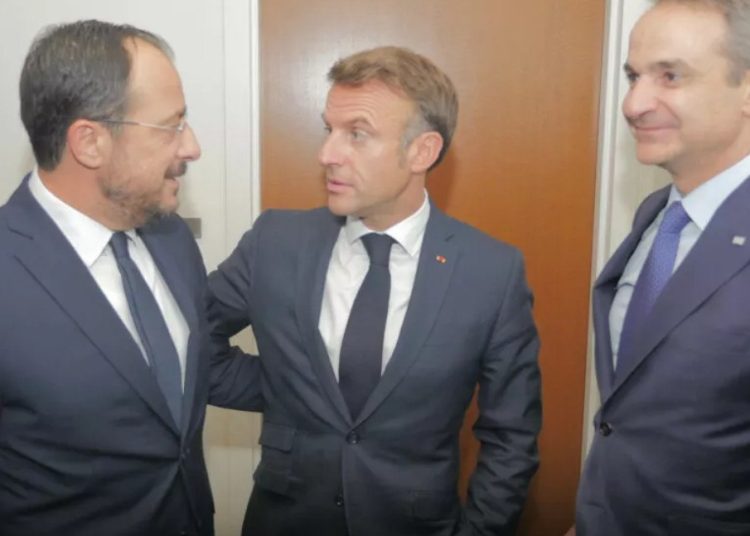 Στην Κύπρο ο Μητσοτάκης – Θα συναντηθεί με Μακρόν και Χριστοδουλίδη