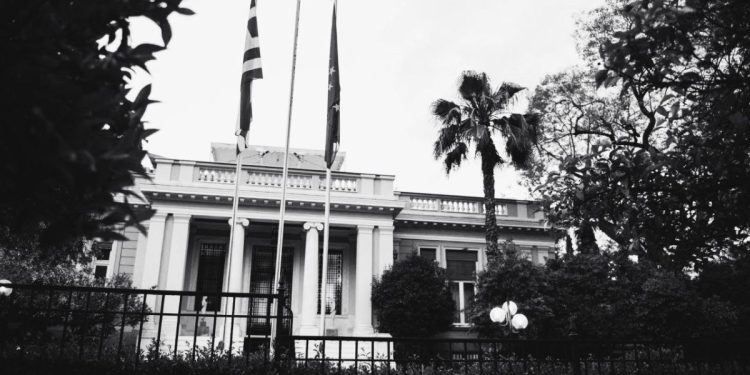 Μαξίμου gate: Η κυβέρνηση πρέπει να καταλάβει ότι θα λογοδοτήσει για τις υποκλοπές