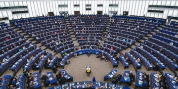 Στην Ολομέλεια του Ευρωκοινοβουλίου τα Τέμπη και το σκάνδαλο των υποκλοπών μετά τη δικαστική απόφαση