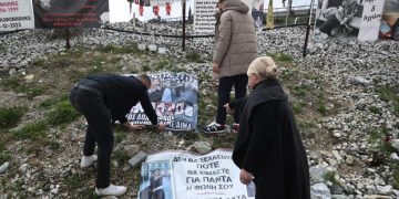 Τέμπη: «Όσο αναπνέω θα παλεύω για να μπουν φυλακή όσοι φταίνε» – Συγκλονίζει η Άλμα Λάτα που έχασε την κόρη της