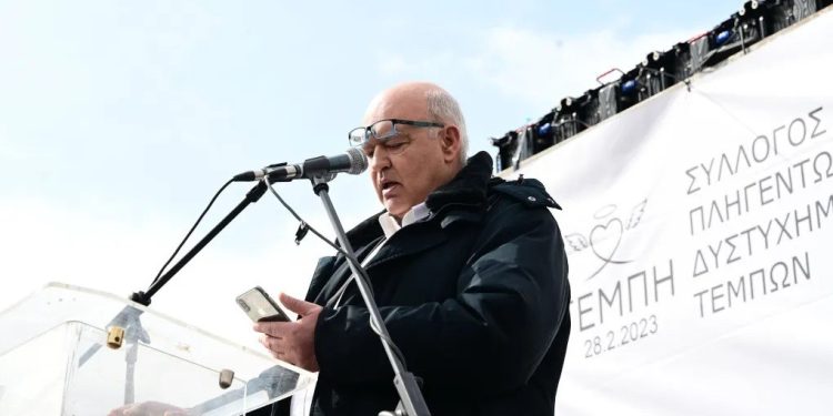 Ηλίας Παπαγγελής: Η κόρη μου βρήκε χτες στα Τέμπη ένα ανθρώπινο οστό – Απόδειξη για το μπάζωμα