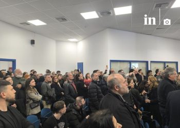 Πλακιάς: Πριν από τρία χρόνια μπάζωσαν τα παιδιά μας, σήμερα μπάζωσαν τα υπόλοιπα μέλη της οικογένειας μας