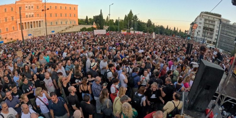 Σύλλογος συγγενών θυμάτων Τεμπών: Σας ευχαριστούμε που κρατάτε τα όνειρα των 57 αγγέλων μας ζωντανά