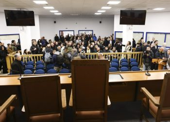 Τέμπη: «Συνειδητό σχεδιασμό αποκλεισμού», καταγγέλλουν οι συγγενείς των θυμάτων – «Η κυβέρνηση συνεχίζει τον εμπαιγμό»