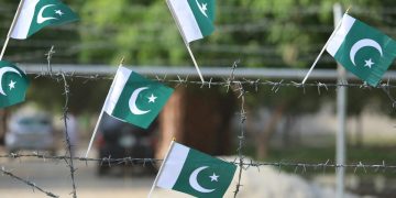 Συγκρούσεις με το Αφγανιστάν, μεσολάβηση στον πόλεμο στο Ιράν – Το πυρηνικό Πακιστάν σε ασκήσεις ισορροπίας