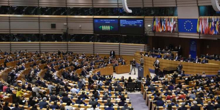 Τα Τέμπη και οι υποκλοπές πάλι στην Ευρωβουλή – Το παρασκήνιο πίσω από την πρωτοβουλία Αρβανίτη