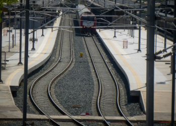 Τέμπη: Με την παρουσία συγγενών θυμάτων αλλά χωρίς το Δημόσιο, η δίκη για τη μη υλοποίηση της σύμβασης 717