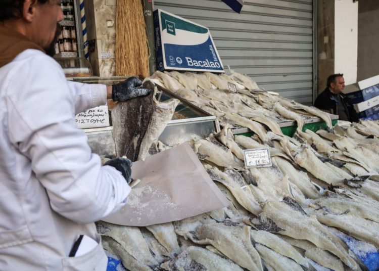 «Τσουχτερή» η τιμή του μπακαλιάρου ενόψει 25ης Μαρτίου