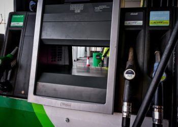 Νέα κρίση, παλιά συνταγή: Ειδικοί αξιολογούν τα κυβερνητικά μέτρα για τις ανατιμήσεις λόγω πολέμου