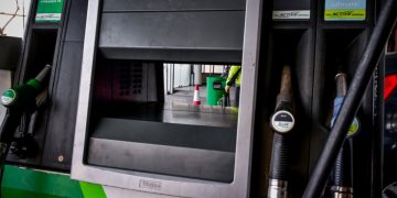 Νέα κρίση, παλιά συνταγή: Ειδικοί αξιολογούν τα κυβερνητικά μέτρα για τις ανατιμήσεις λόγω πολέμου