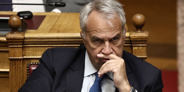 Ο Βάρρας, ο Βορίδης και οι ευνοϊκοί έλεγχοι για τις παρατυπίες στον ΟΠΕΚΕΠΕ