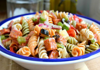 Σαλάτα με ζυμαρικά και άνηθο