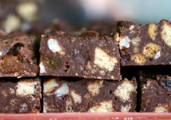 Φοντάν σοκολάτας με Πασχαλινά κουλουράκια