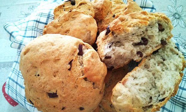 Ελιόψωμα Τραγανά απ’ έξω και αφράτα μέσα.