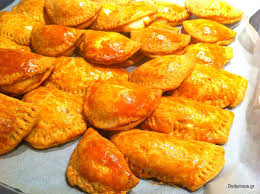 Τυροπιτάκια.