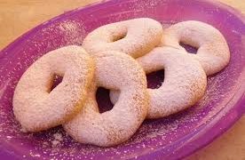 Τραγανά  Κουλουράκια  με  ρετσίνα