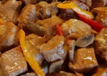 Χοιρινό με μανιτάρια και κρέμα γάλακτος με ριζότο