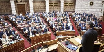 Αβεβαιότητα και δυσαρέσκεια φέρνει ο μίνι ανασχηματισμός στο «γαλάζιο» στρατόπεδο