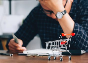 Ακρίβεια: Συσκέψεις στο Μαξίμου, χωρίς πραγματικά μέτρα