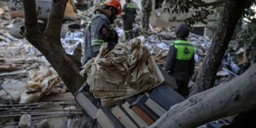 Αναφορές ότι οι ιρανοί διαπραγματευτές έφτασαν στο Πακιστάν ενόψει των συνομιλιών με τις ΗΠΑ