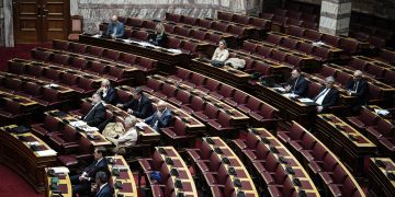 ΟΠΕΚΕΠΕ: Στις 20 Απριλίου θα συνεδριάσει η Επιτροπή Δεοντολογίας της Βουλής για Αθανασίου και Χατζηβασιλείου