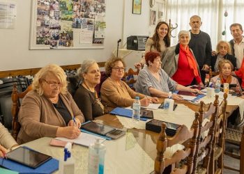 Επίσκεψη του Δημάρχου Πειραιά και της Υπουργού Κοινωνικής Συνοχής και Οικογένειας στα Κέντρα Αγάπης και Αλληλεγγύης για το πρόγραμμα «Όλοι Digital»