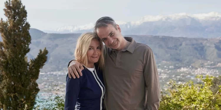 Οι ευχές Μητσοτάκη για το Πάσχα