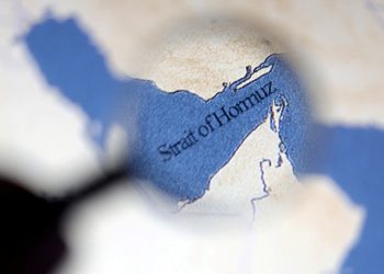 Φρουροί της Επανάστασης προς Τραμπ: Παραβίαση της εκεχειρίας εάν πολεμικά πλοία πλησιάσουν το Ορμούζ