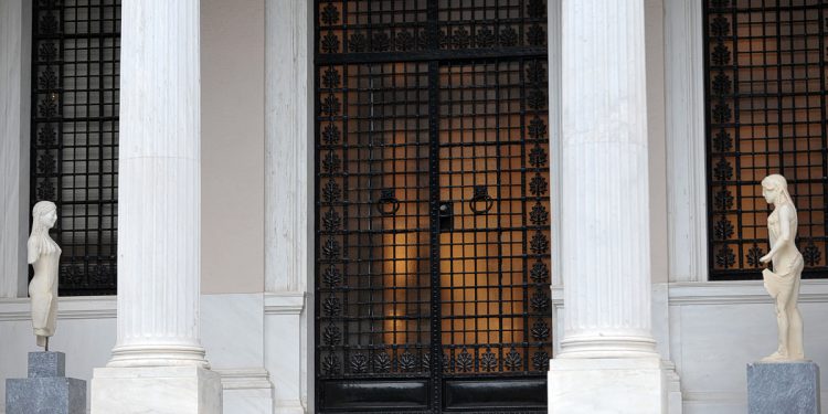 Σκάνδαλο ΟΠΕΚΕΠΕ: Το «γαλλικό κλειδί» στην «σκουριασμένη» κλειδαριά της κυβέρνησης