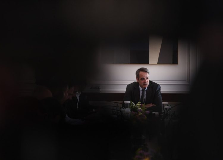 «Κρύβεται» η κυβέρνηση για το σκάνδαλο των υποκλοπών, ελπίζοντας ότι θα το «ελέγξει» και θα αποφύγει νέες αποκαλύψεις