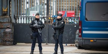 Παρίσι: Goldman Sachs και Citi λένε στο προσωπικό να εργάζεται από το σπίτι – Φόβος τρομοκρατικής επίθεσης