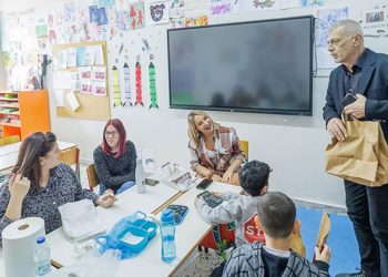 Πασχαλινά δώρα στα Ειδικά Σχολεία της πόλης από τον Δήμο Πειραιά και την ΚΟ.Δ.Ε.Π.