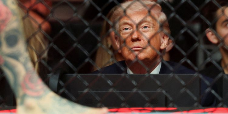 Ο Τραμπ «κλείνει» τα Στενά του Ορμούζ – Κατηγορεί το Ιράν για «παγκόσμιο εκβιασμό»